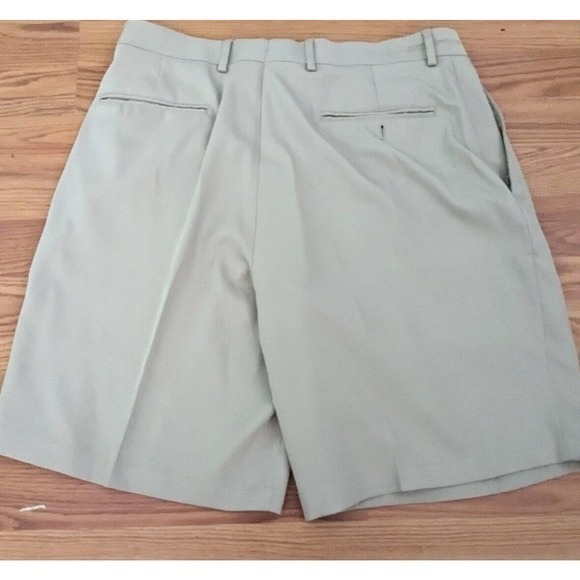 Walter Hagen GOLF Summer lightweight Tan Khaki Pleated To Sz 34 - Picture 2 of 3